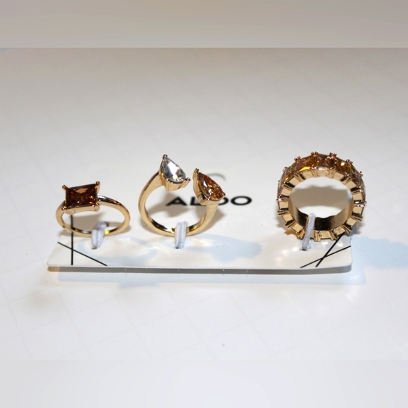 ✨🆕✨ ALDO Ring Set - Picture 6 of 12